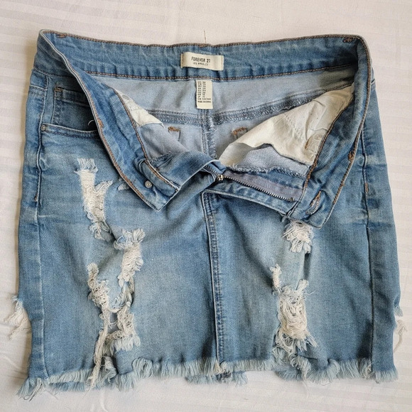 Forever 21 Factory Distressed Denim Mini Skirt Women's 30 - Picture 7 of 7
